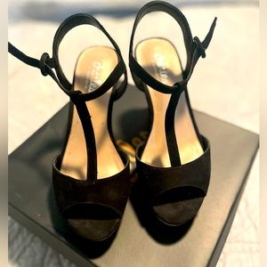 Charles by Charles David black microsuede Latin size 5 1/2 shoes.